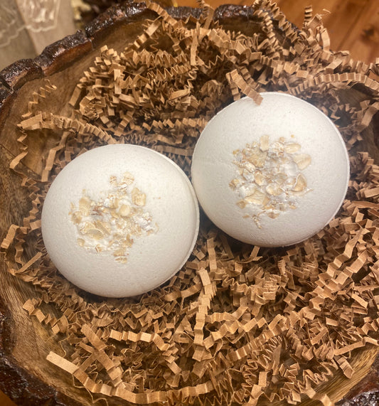 Honey & Colloidal Oats Bath Bomb